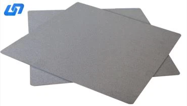 Paagutatud titaanist poorne plaat vee jaoks